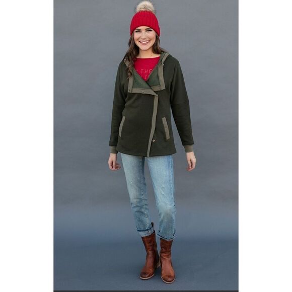 NWOT Evy's Tree Super Soft Plush Fleece Oversized  Asymmetrical Hooded Sweater J - Picture 1 of 7